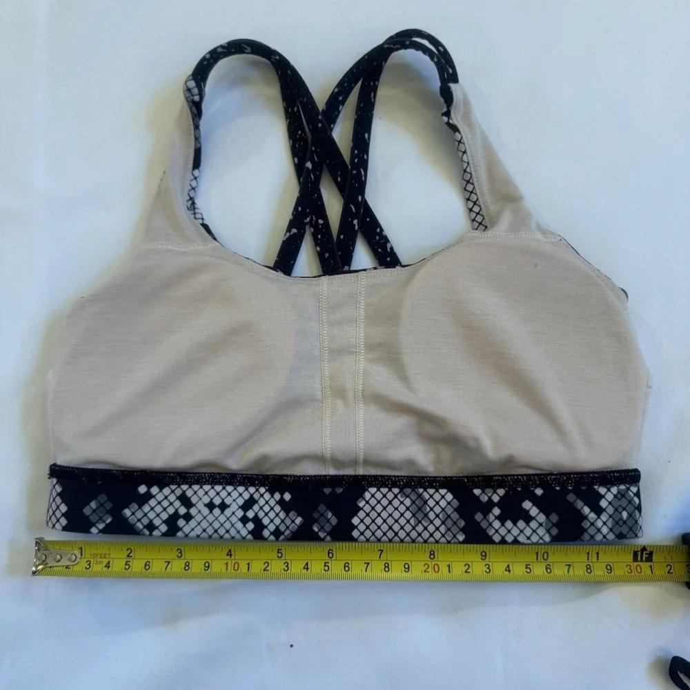 Lululemon Energy Bra Ziggy Snake Gray Black Print Strappy Back Size 4 With Pads